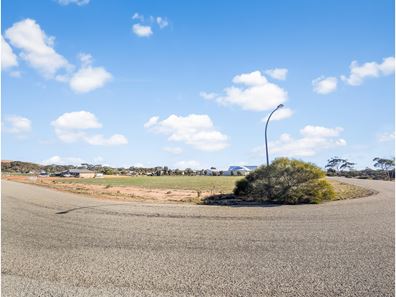 41 Maiolo Way, Merredin WA 6415