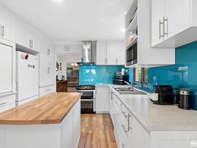 12 Katrina Terrace, Kelmscott WA 6111
