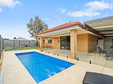 13 Vivien Avenue, Baldivis WA 6171