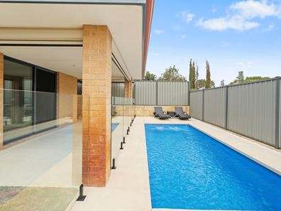13 Vivien Avenue, Baldivis WA 6171