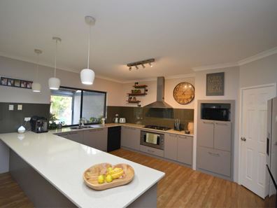 12  White Hill Road, Bouvard WA 6211