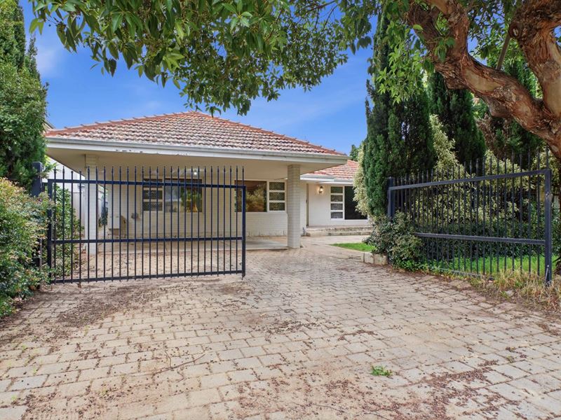 51 Gunbower Road, Ardross WA 6153