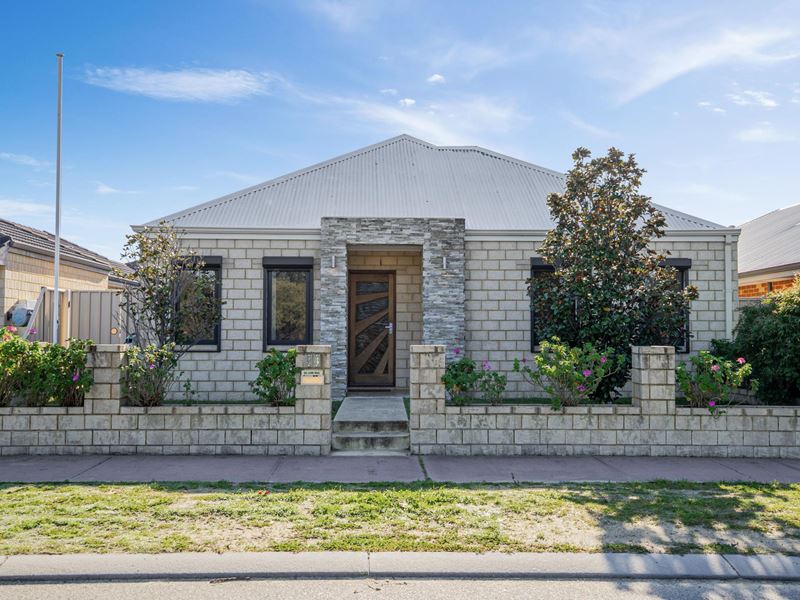 14 Carnelian Parkway, Caversham