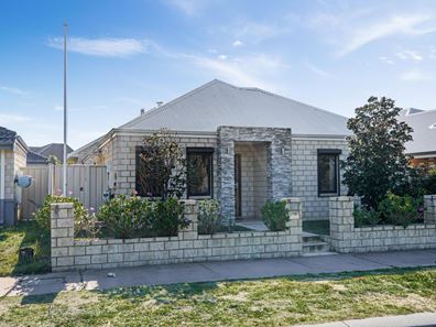 14 Carnelian Parkway, Caversham WA 6055