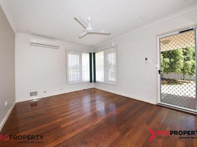 52 Nanovich Avenue, Girrawheen WA 6064