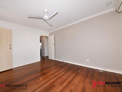 52 Nanovich Avenue, Girrawheen WA 6064