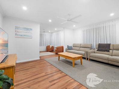10 Muscat Terrace, The Vines WA 6069