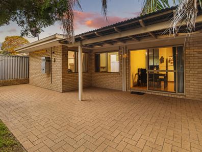 2/21 Quadea Road, Nollamara WA 6061