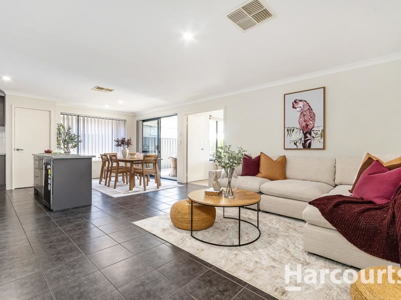 8 Dillwynia Bend, Banksia Grove