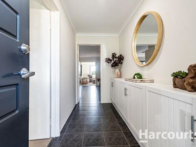8 Dillwynia Bend, Banksia Grove WA 6031