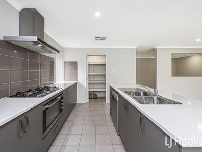 11 Tourmaline Boulevard, Byford WA 6122
