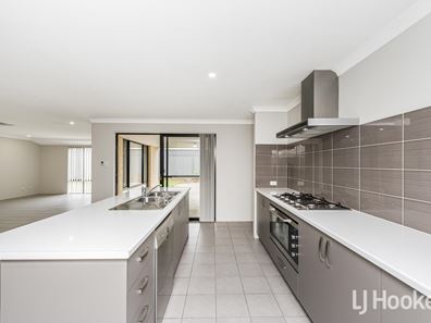 11 Tourmaline Boulevard, Byford WA 6122