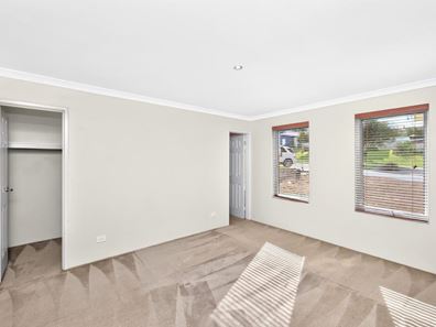 12 Ferguson Street, Wannanup WA 6210