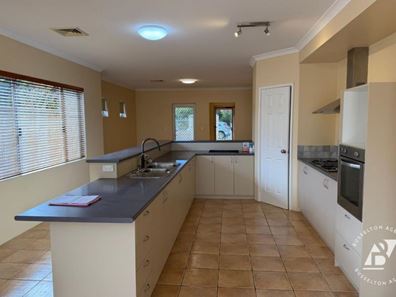 32 Ford Road, Busselton WA 6280