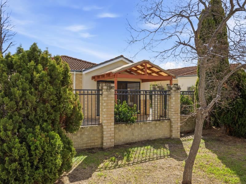 1/17 Lowther Terrace, Nollamara WA 6061