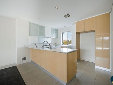 2/595 Canning Highway, Alfred Cove WA 6154