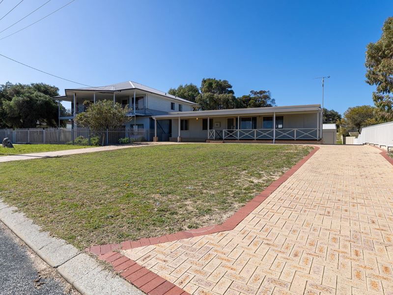 6 AMMON AVENUE, Ledge Point WA 6043