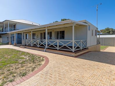 6 AMMON AVENUE, Ledge Point WA 6043