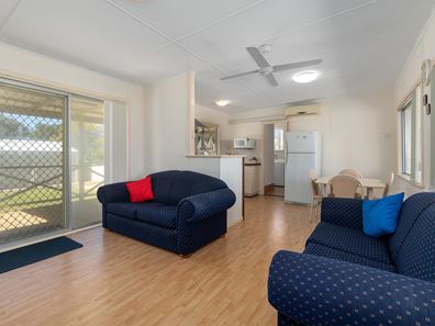 6 AMMON AVENUE, Ledge Point WA 6043