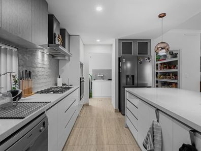 10 Betterton Road, Caversham WA 6055