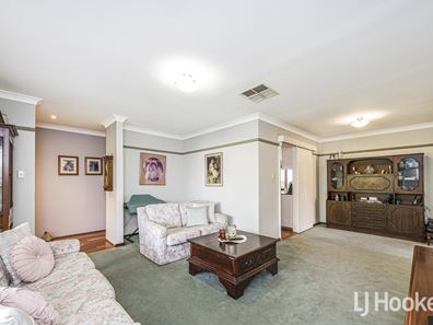 24 Sovereign Drive, Thornlie WA 6108