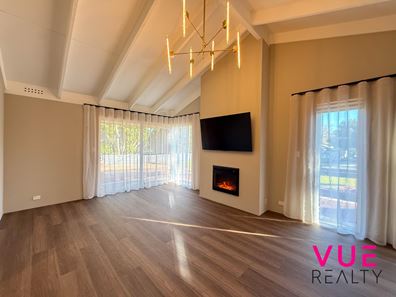 12 Thompson Drive, Wanneroo WA 6065