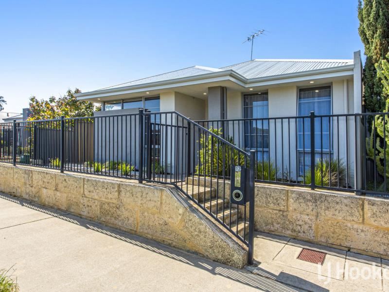 12 Bradley Street, Lakelands WA 6180