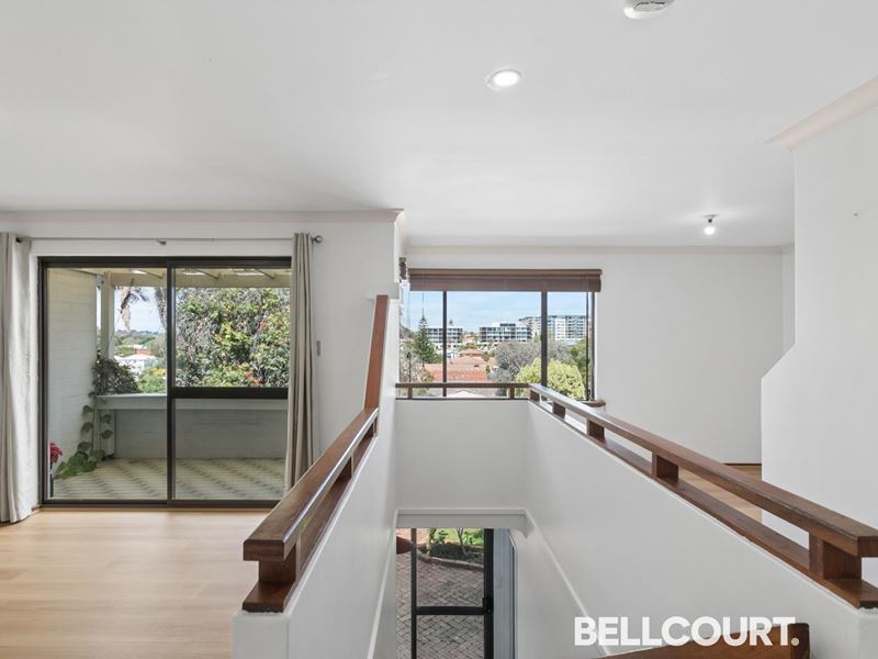 3/3 Alga Street, Scarborough WA 6019