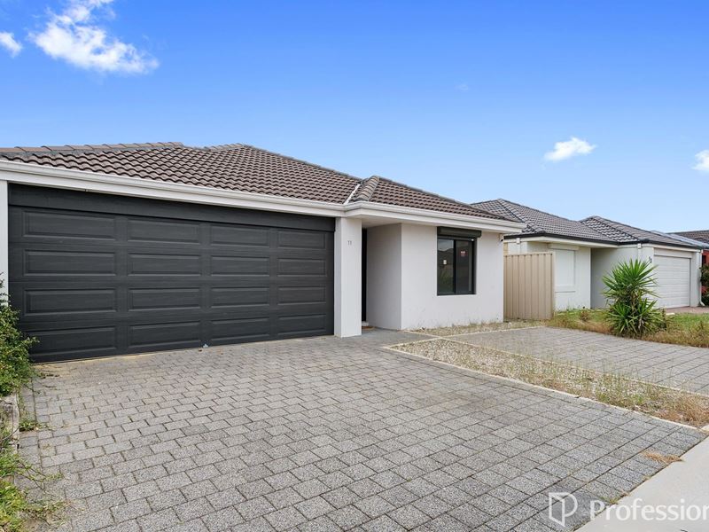 11 Balyat Way, Wattle Grove WA 6107
