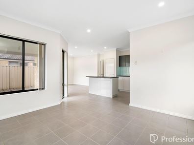 11 Balyat Way, Wattle Grove WA 6107
