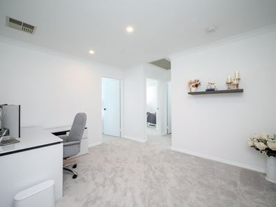 8 Rathmines Street, Clarkson WA 6030