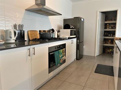 32 Mackerel Avenue, Kealy WA 6280
