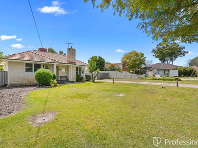 16 Gotha Way, Forrestfield WA 6058