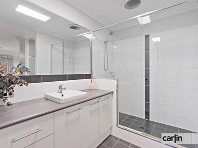 4 Ley Lane, Hammond Park WA 6164