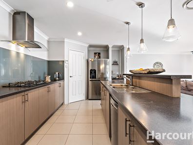 281 Peelwood Pde, Halls Head WA 6210