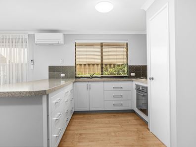 6 Laredo Bend, Port Kennedy WA 6172
