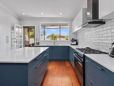 35 Burkett Drive, Hannans WA 6430