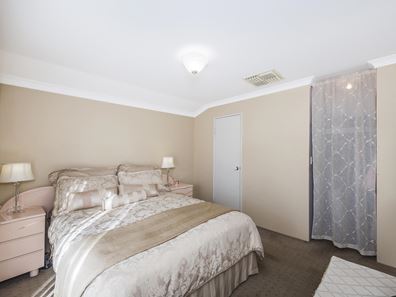 8 Ison Court, Caversham WA 6055