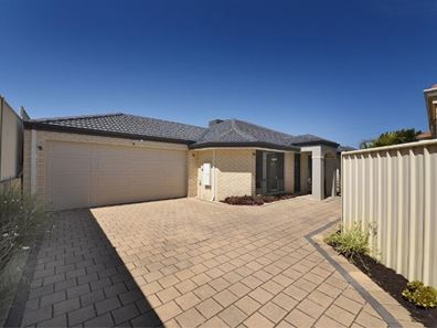 10 Graceland Avenue, Landsdale WA 6065