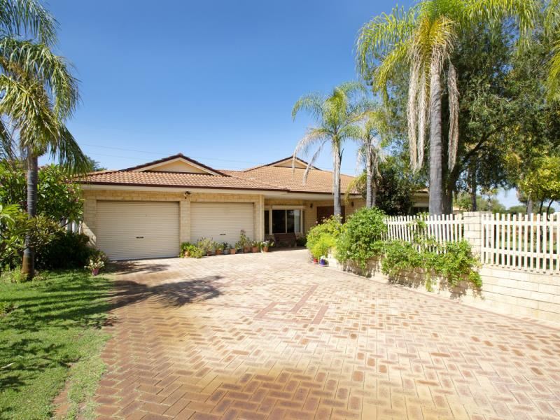 107 Guadalupe Drive, Ballajura WA 6066