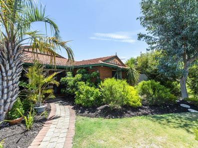 9 Tungsten Court, Forrestfield WA 6058