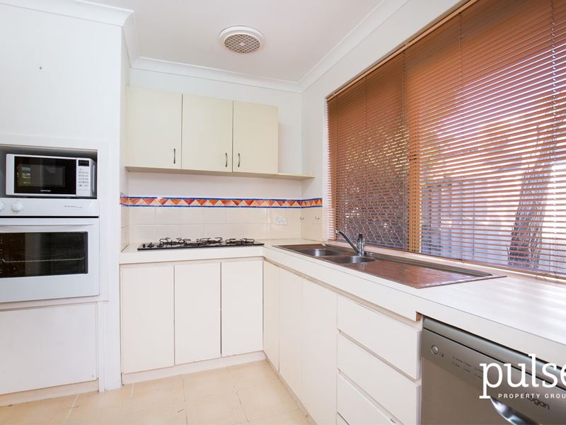 10/127 Barbican Street East, Riverton