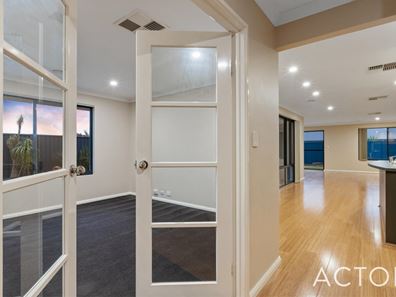 16 Silverpan Way, Byford WA 6122
