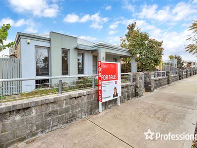 6/2 Malting court, Canning Vale WA 6155