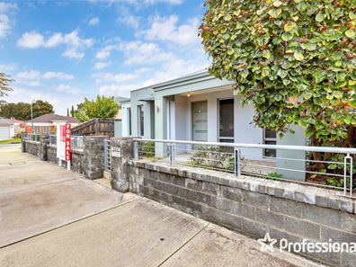 6/2 Malting court, Canning Vale WA 6155
