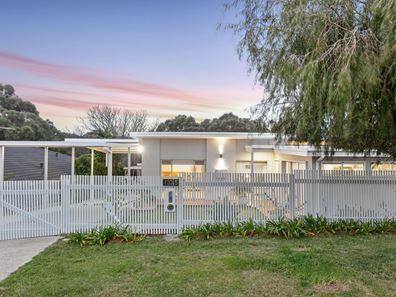 105 Arnott Street, Trigg WA 6029