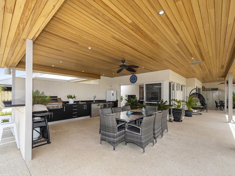 14 Putley Road, The Vines WA 6069