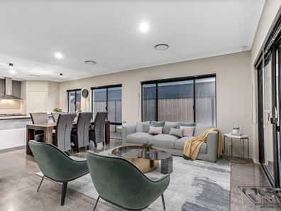 25 St Tropez Gardens, Piara Waters WA 6112