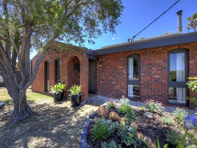 10 Almond Way, Forrestfield WA 6058