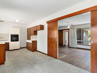 39 Lyndhurst Street, Dianella WA 6059